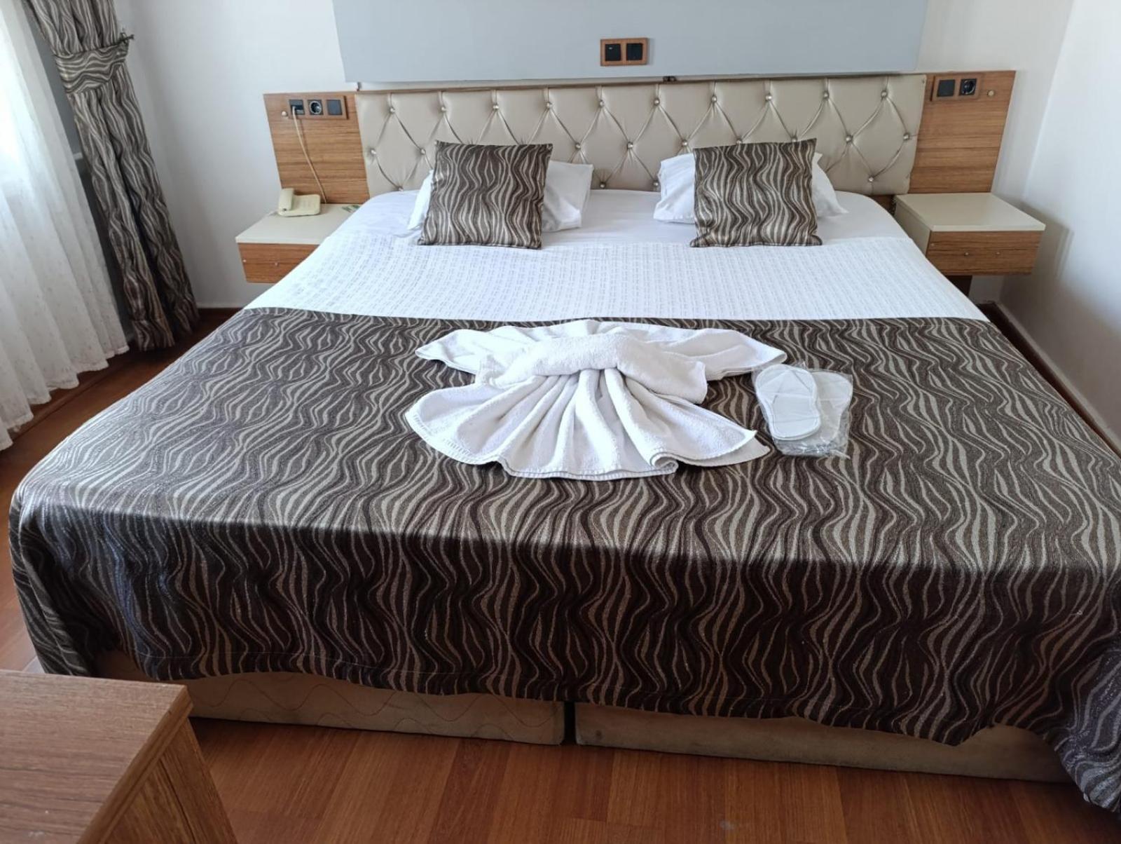 Sirin Hotel Istanbul Exterior photo